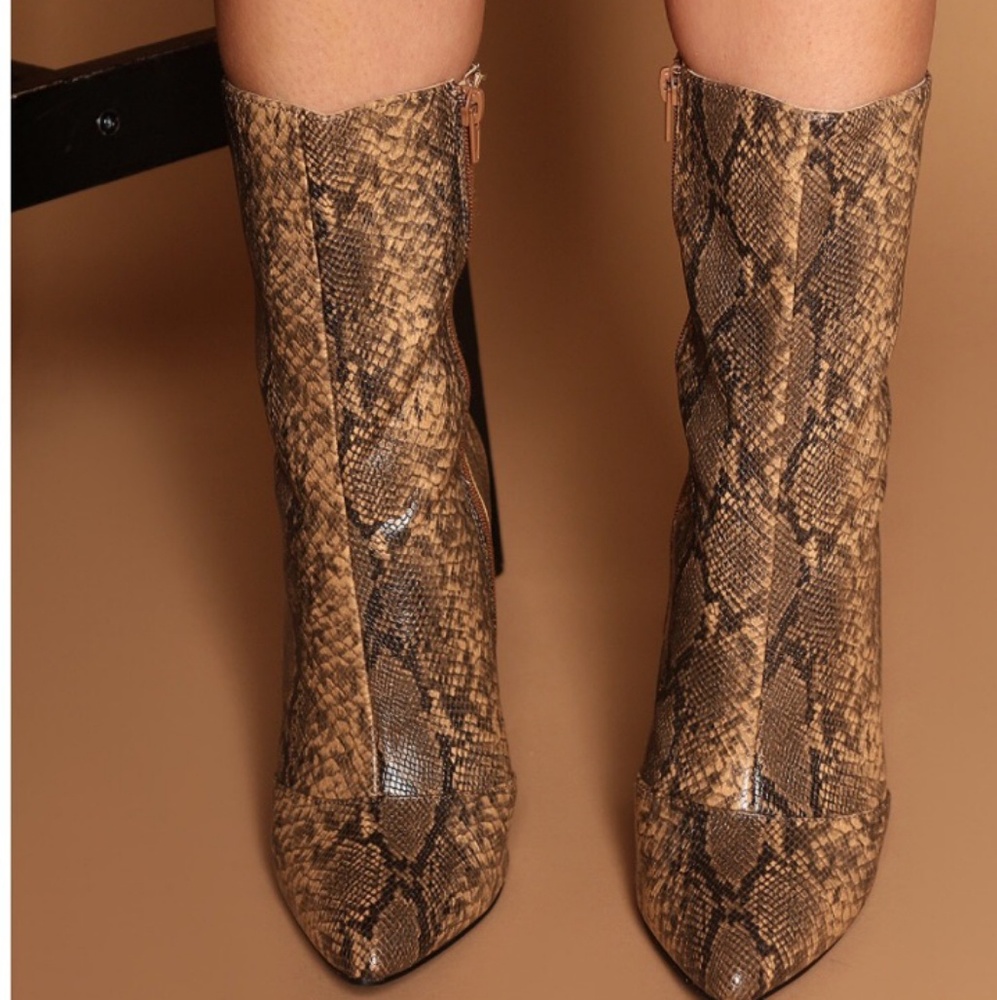 Boots - Picture 2 of 4